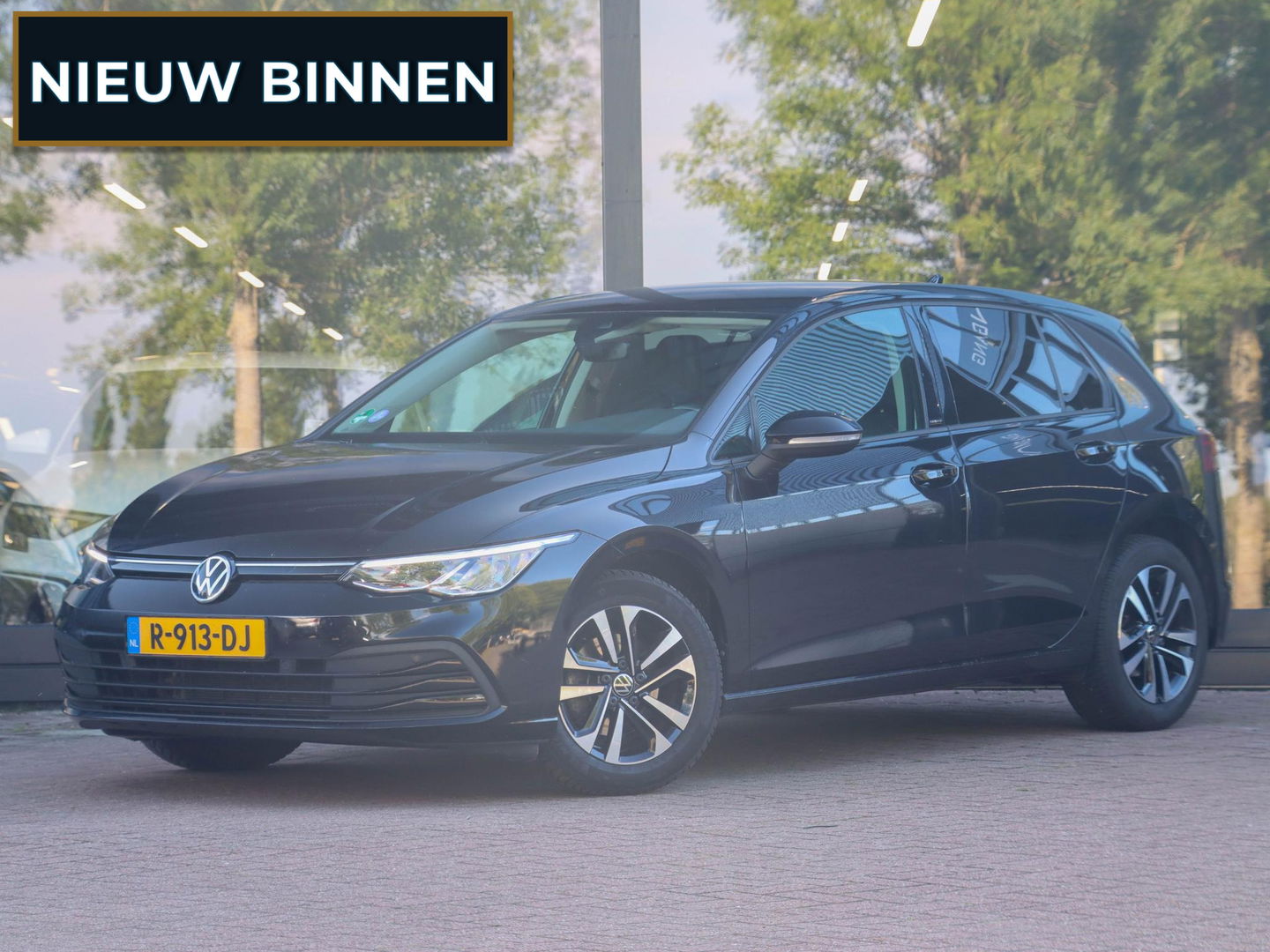 Volkswagen Golf 1.0 TSI Life Business 110PK