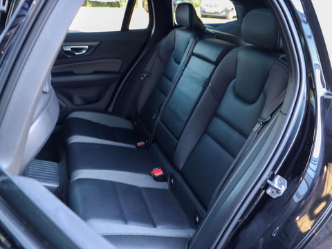 Volvo V60 2.0 T8 Recharge AWD R-Design Trekhaak HUD Harman Kardon Panodak