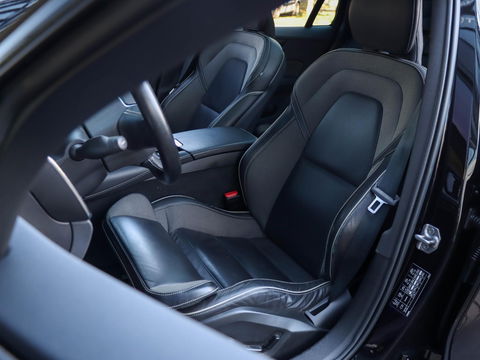 Volvo V60 2.0 T8 Recharge AWD R-Design Trekhaak HUD Harman Kardon Panodak