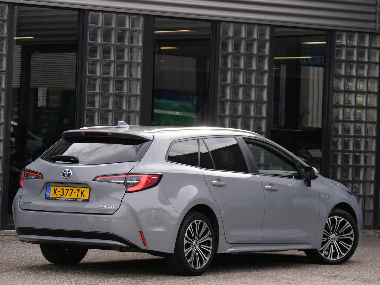 Toyota Corolla Touring Sports 1.8 HYBRID DYNAMIC/ PDC V+A/ CARPLAY/ MANHATTAN GREY