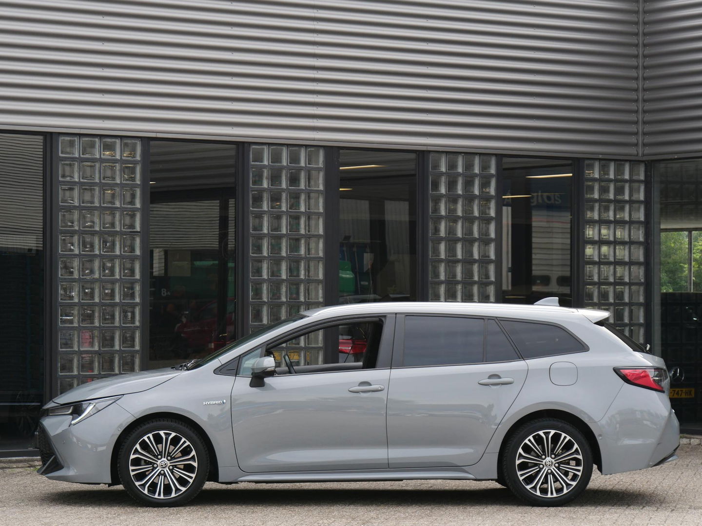 Toyota Corolla Touring Sports 1.8 HYBRID DYNAMIC/ PDC V+A/ CARPLAY/ MANHATTAN GREY