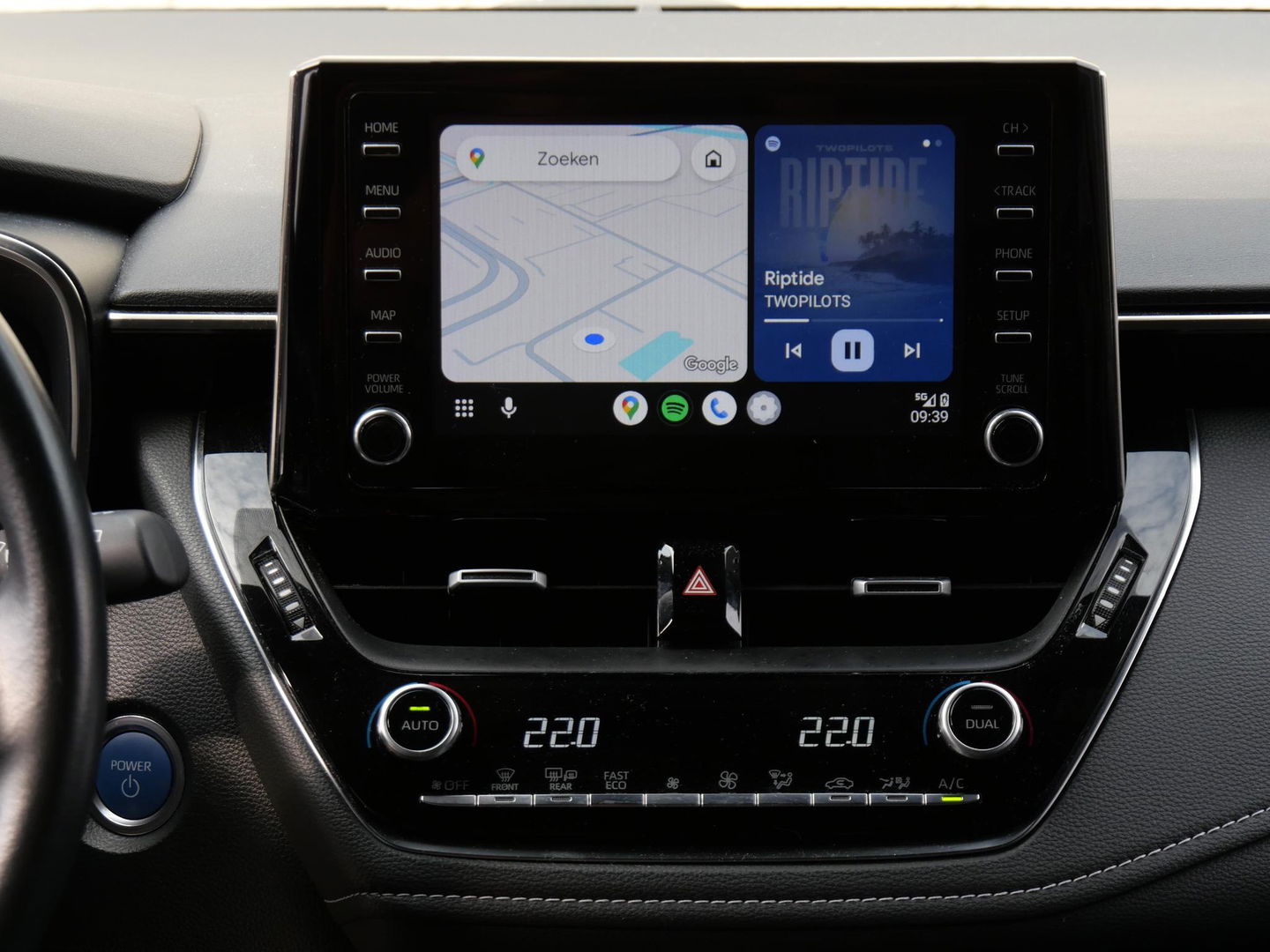 Toyota Corolla Touring Sports 1.8 HYBRID DYNAMIC/ PDC V+A/ CARPLAY/ MANHATTAN GREY