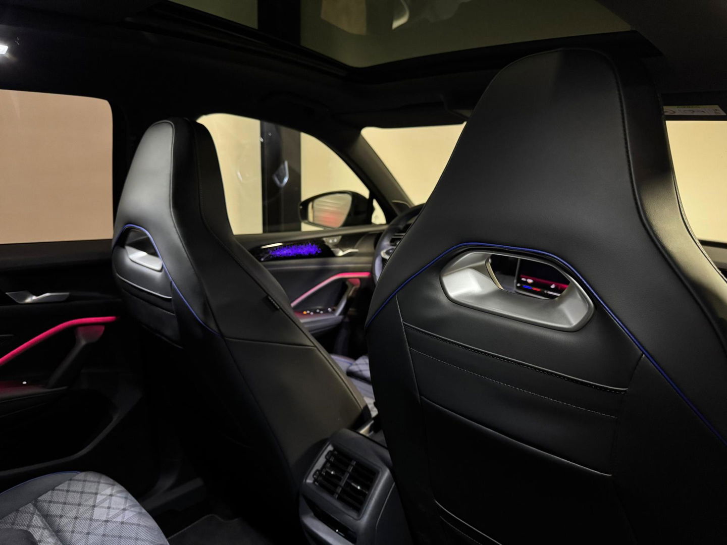 Volkswagen Tiguan 1.5 eTSI R-Line Edition PANO KEYLESS CAM