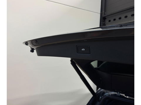 Volkswagen Tiguan 1.5 eTSI R-Line Edition PANO KEYLESS CAM