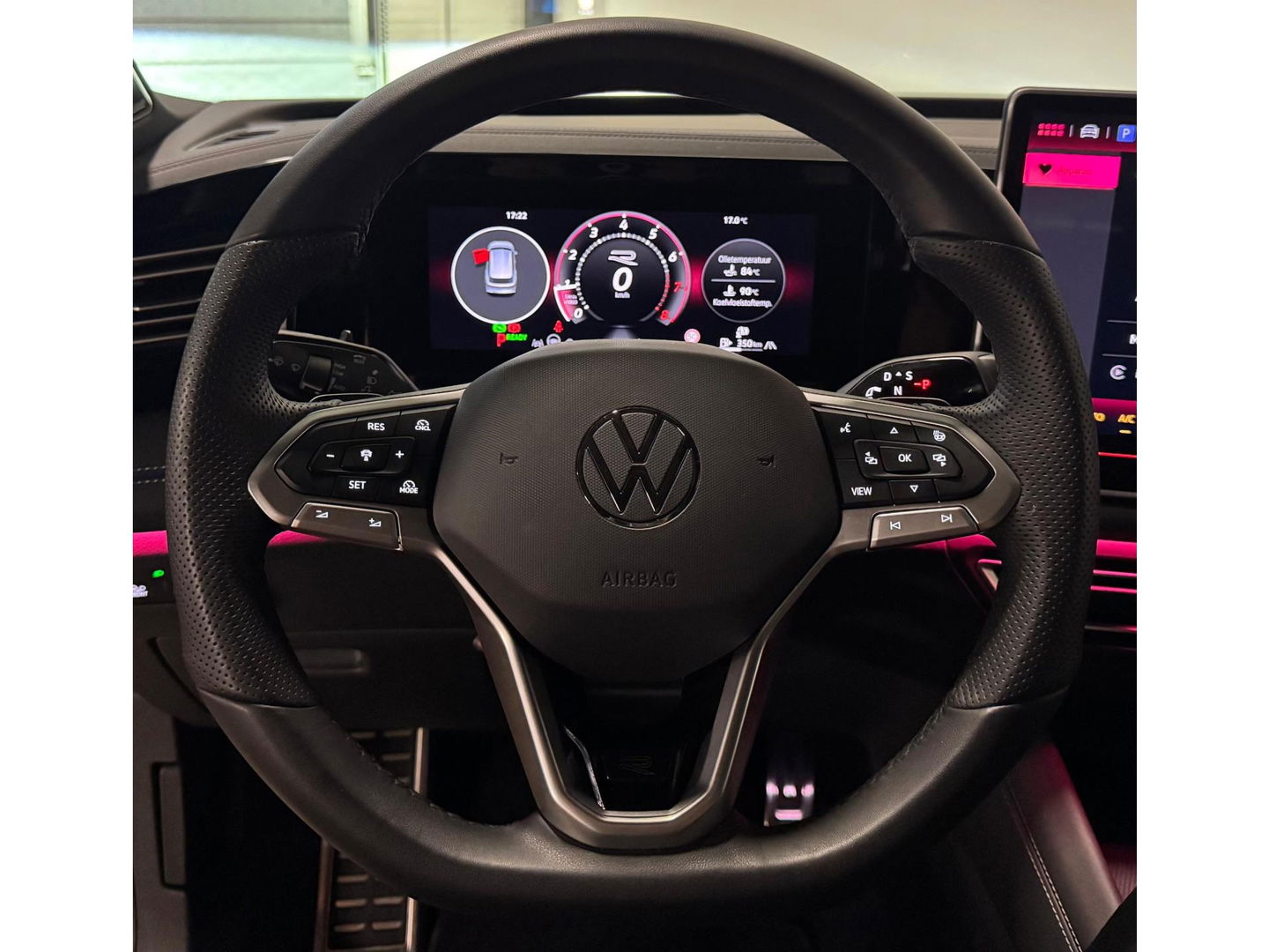 Volkswagen Tiguan 1.5 eTSI R-Line Edition PANO KEYLESS CAM