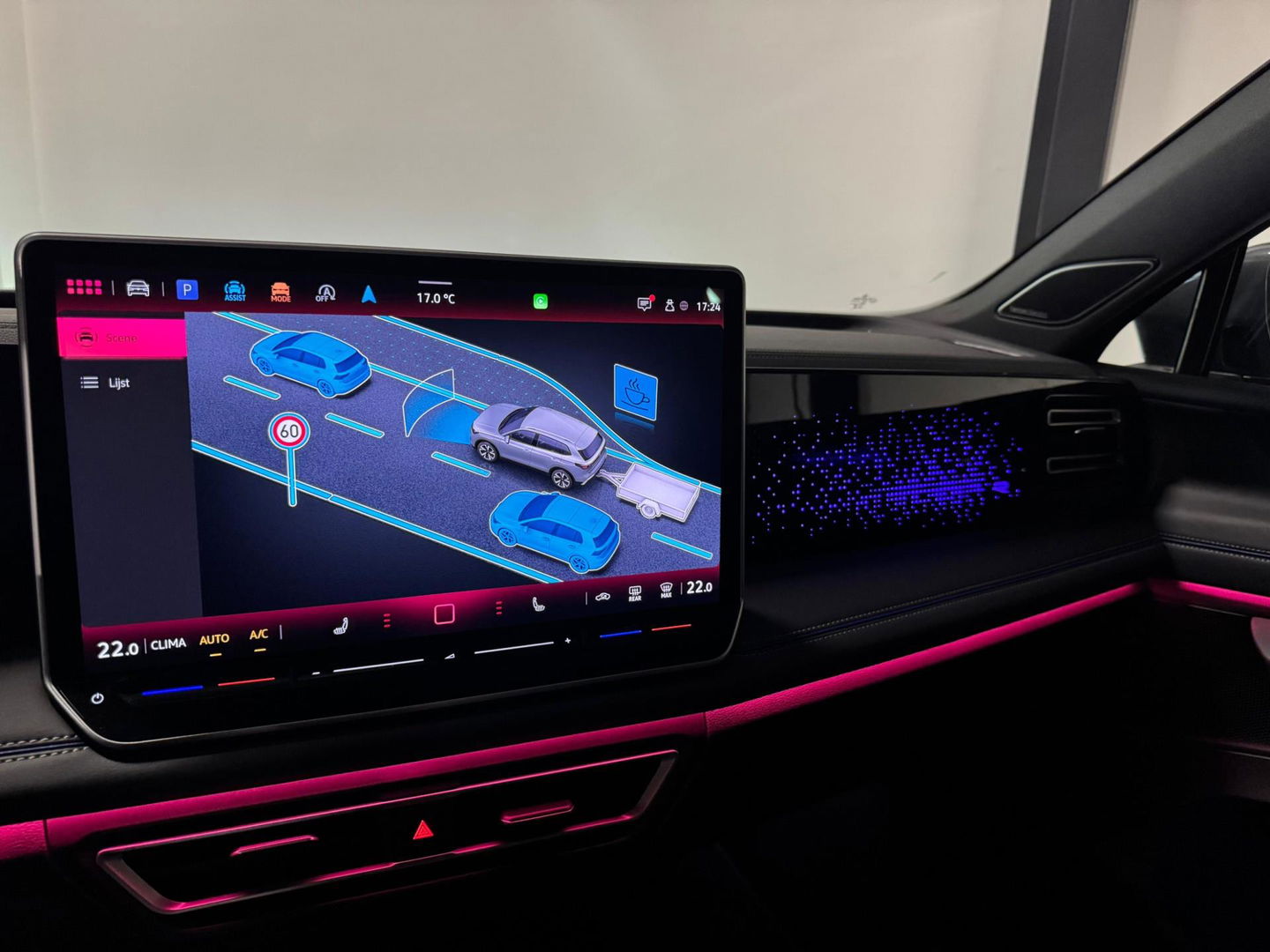 Volkswagen Tiguan 1.5 eTSI R-Line Edition PANO KEYLESS CAM