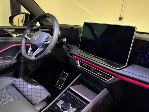 Volkswagen Tiguan 1.5 eTSI R-Line Edition PANO KEYLESS CAM
