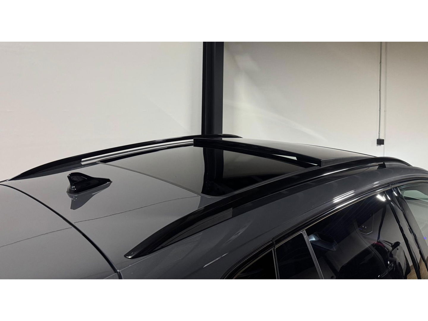 Volkswagen Tiguan 1.5 eTSI R-Line Edition PANO KEYLESS CAM