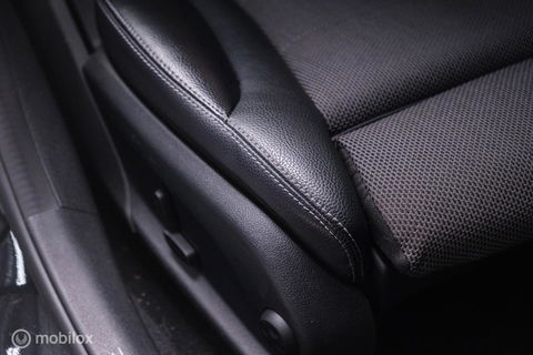 Mercedes-Benz C-Klasse Estate 350 e Lease Edition | Luchtvering | Camera | All Seasons | Plug in hybrid | NAP NL auto |