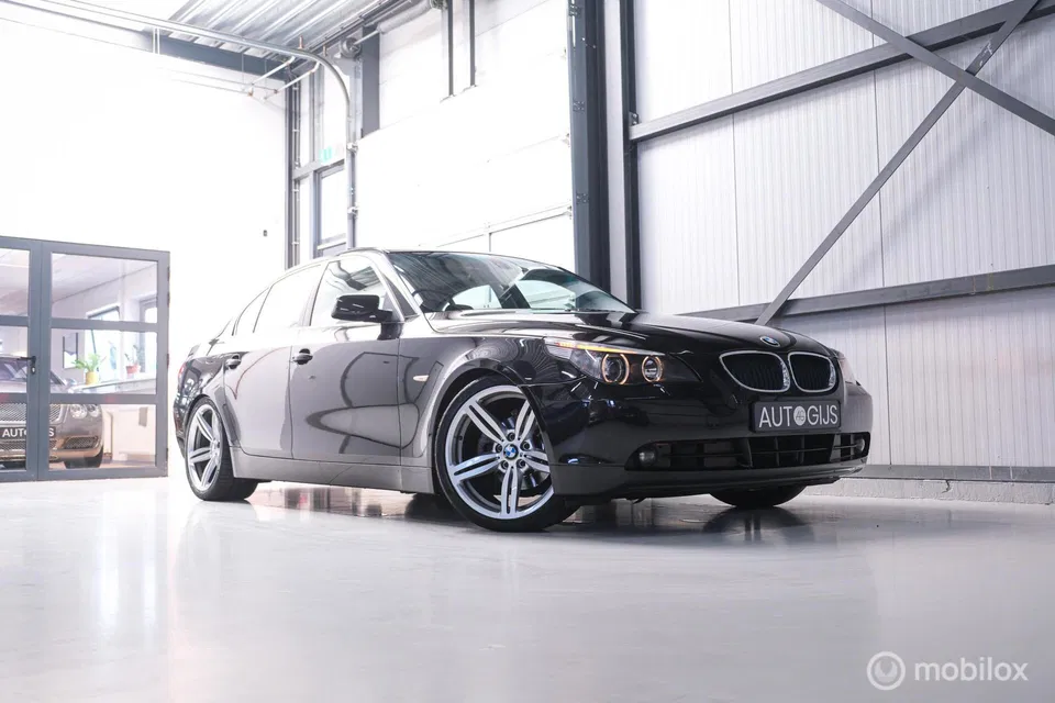 BMW 5 Serie 525i Executive | 1e eig | OEM M6 wielen | Schuifdak | Trekhaak | A-Z onderhouden | Xenon |