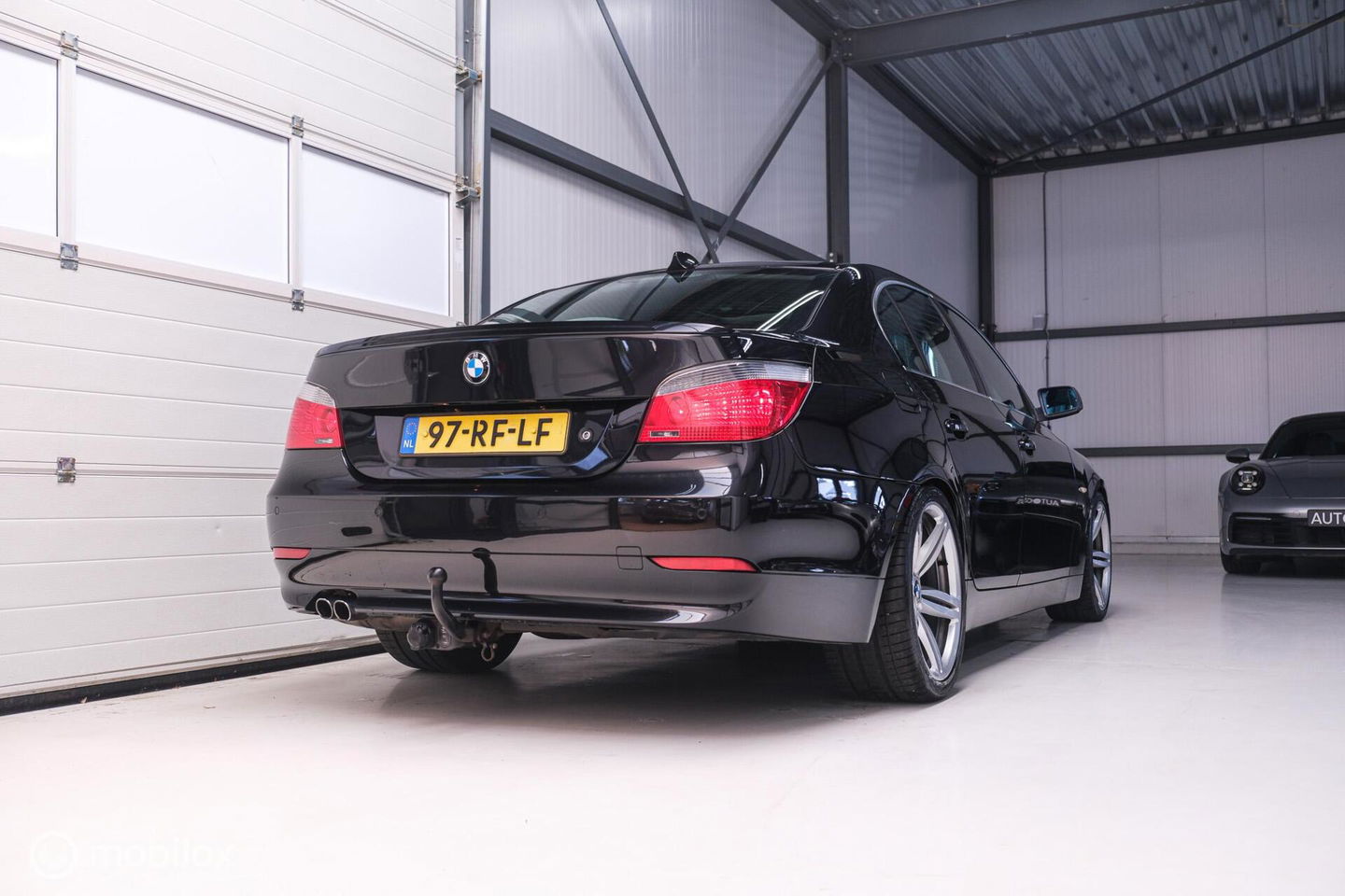 BMW 5 Serie 525i Executive | 1e eig | OEM M6 wielen | Schuifdak | Trekhaak | A-Z onderhouden | Xenon |
