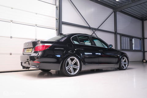 BMW 5 Serie 525i Executive | 1e eig | OEM M6 wielen | Schuifdak | Trekhaak | A-Z onderhouden | Xenon |