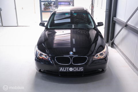 BMW 5 Serie 525i Executive | 1e eig | OEM M6 wielen | Schuifdak | Trekhaak | A-Z onderhouden | Xenon |