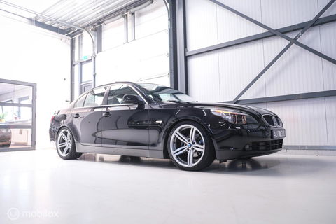 BMW 5 Serie 525i Executive | 1e eig | OEM M6 wielen | Schuifdak | Trekhaak | A-Z onderhouden | Xenon |
