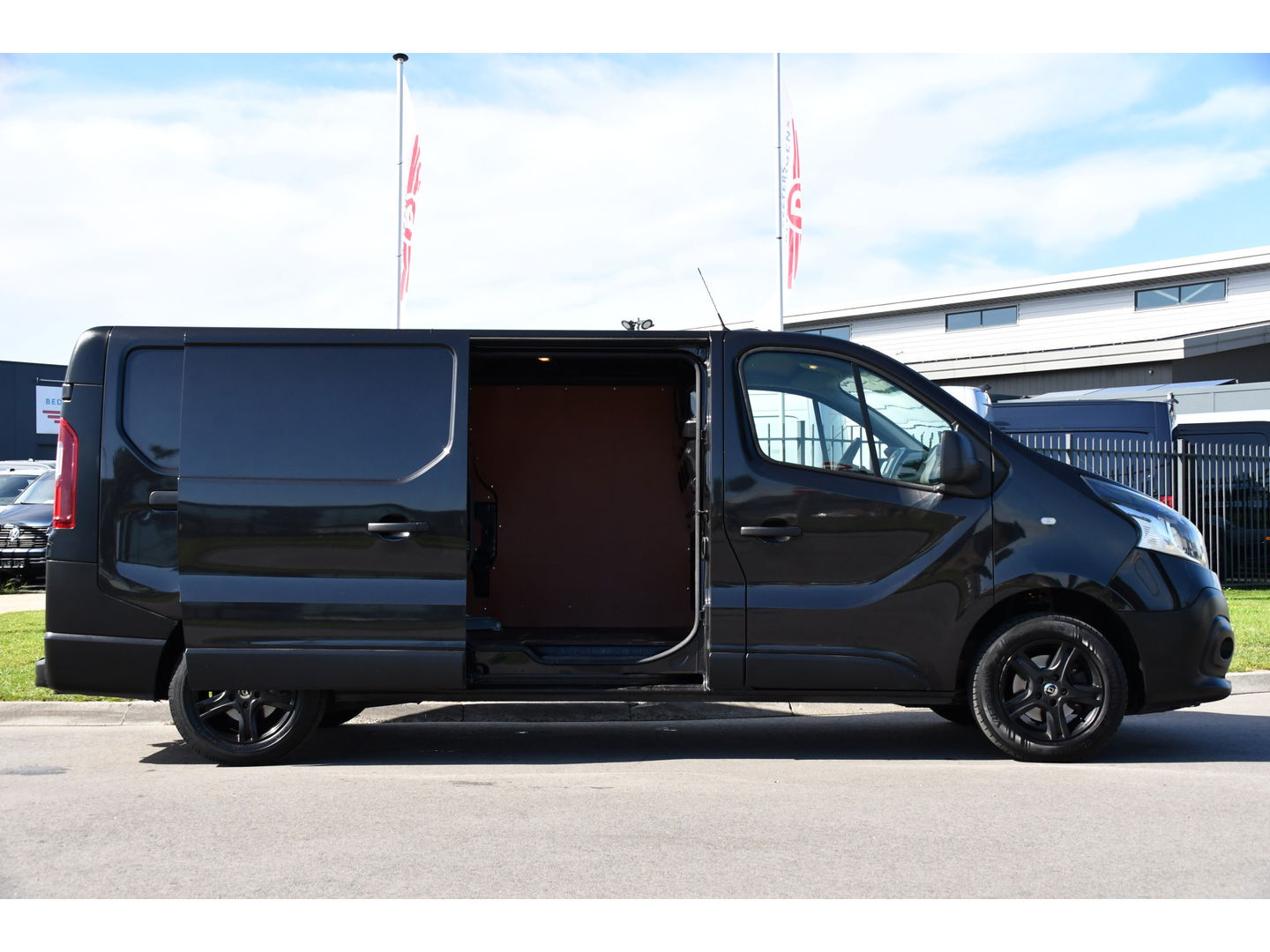 Renault Trafic 1.6 dCi T29 L2H1 Comfort Cruise, Sensoren, Multimedia, 120pk, NAVI, Trekhaak, Uniek!