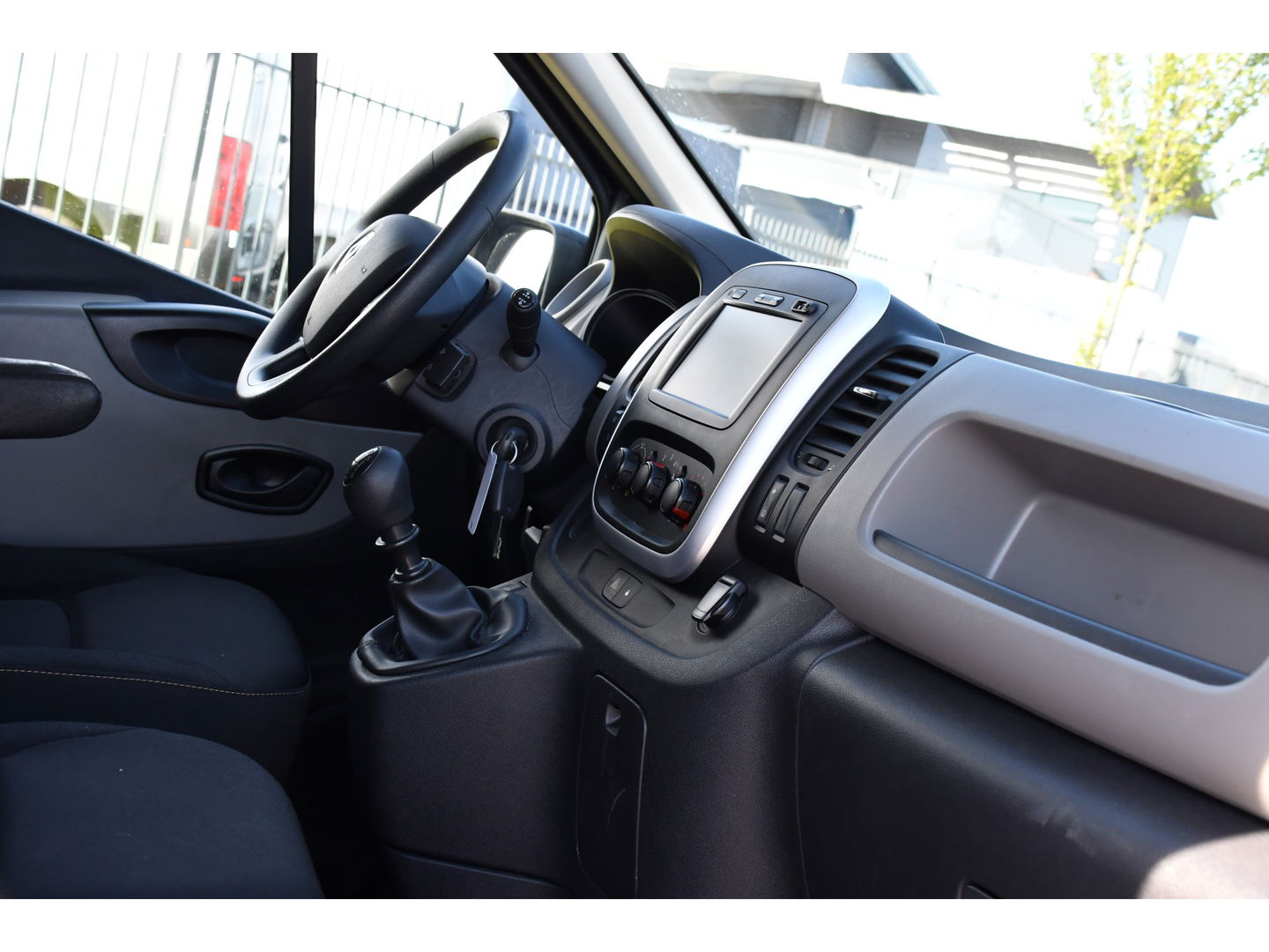 Renault Trafic 1.6 dCi T29 L2H1 Comfort Cruise, Sensoren, Multimedia, 120pk, NAVI, Trekhaak, Uniek!