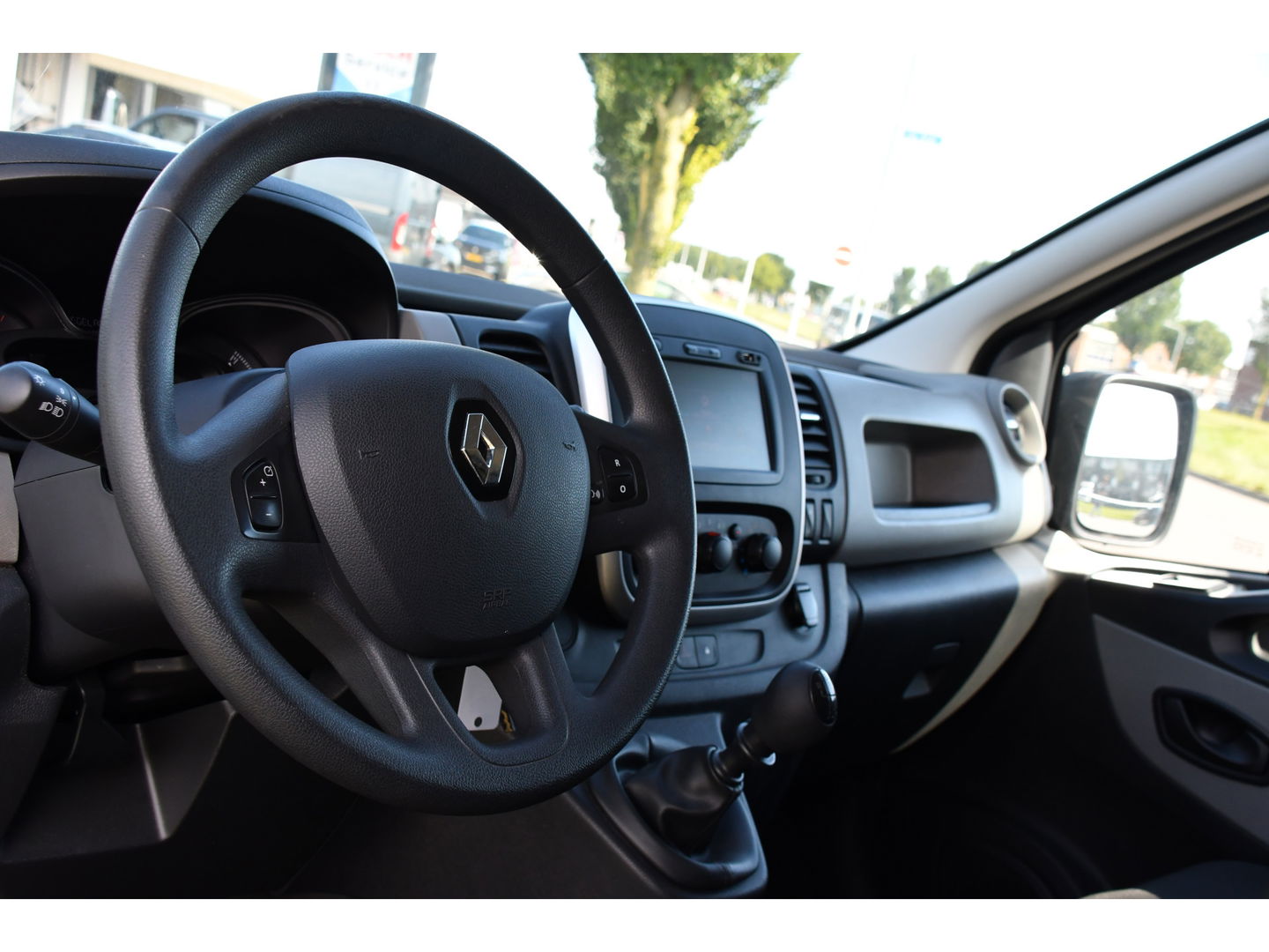 Renault Trafic 1.6 dCi T29 L2H1 Comfort Cruise, Sensoren, Multimedia, 120pk, NAVI, Trekhaak, Uniek!