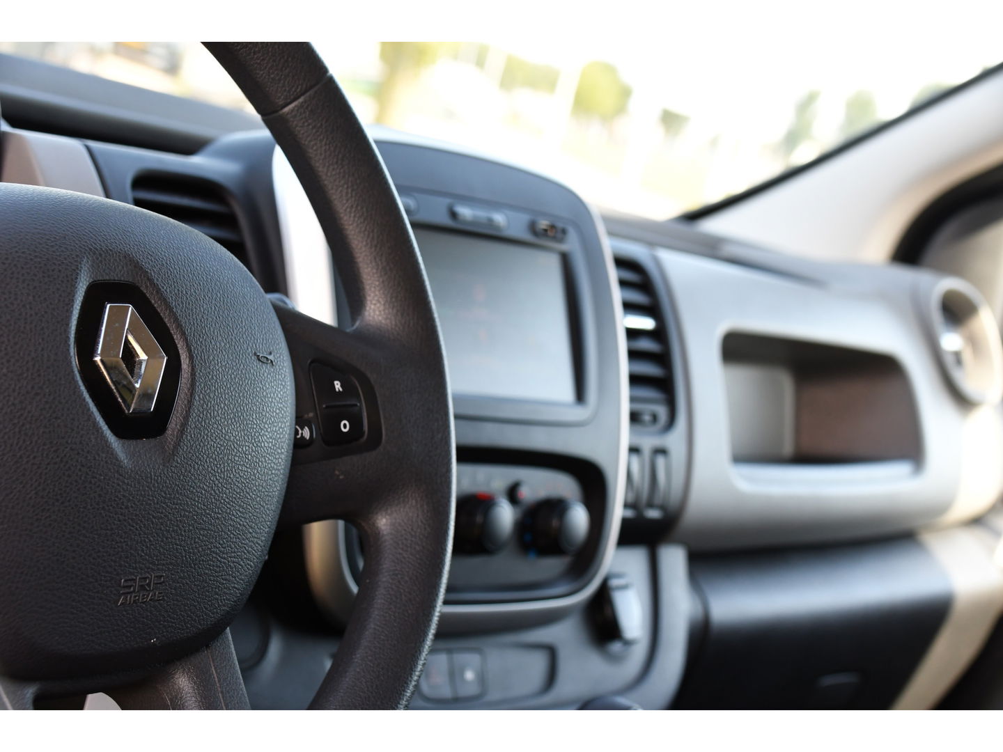 Renault Trafic 1.6 dCi T29 L2H1 Comfort Cruise, Sensoren, Multimedia, 120pk, NAVI, Trekhaak, Uniek!