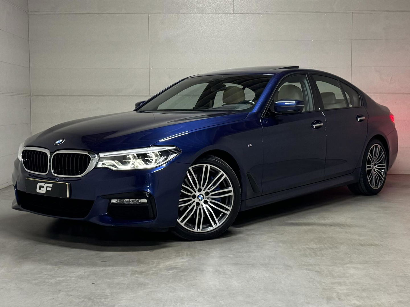 BMW 5 Serie 530d M-Sport Individual Pano HUD 360° Sfeer NAP