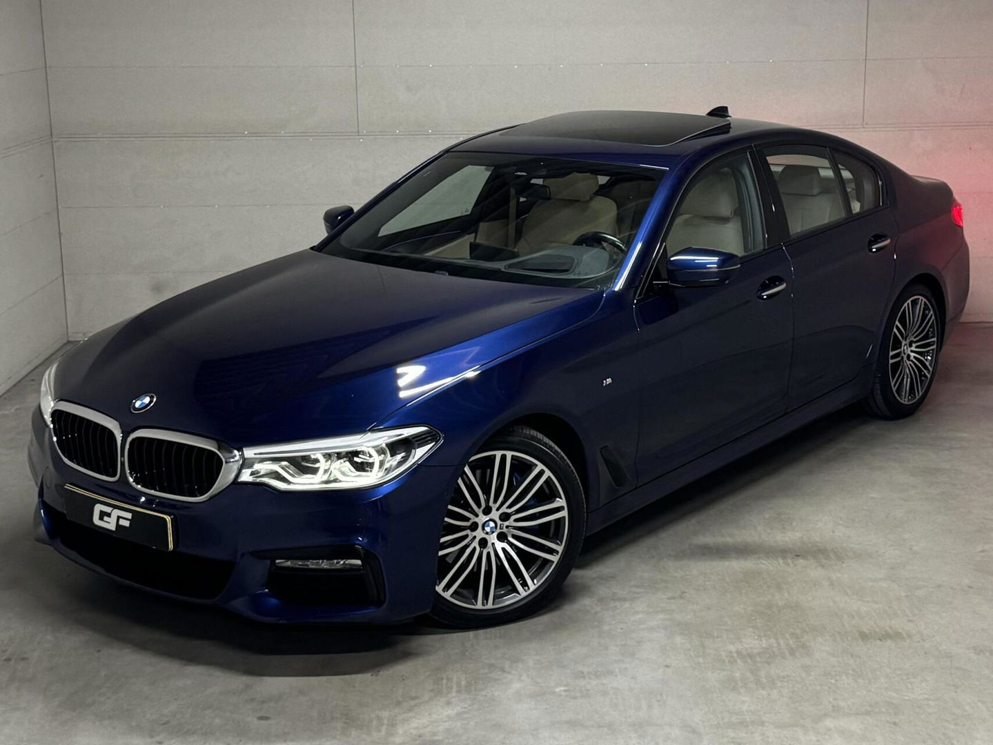 BMW 5 Serie 530d M-Sport Individual Pano HUD 360° Sfeer NAP