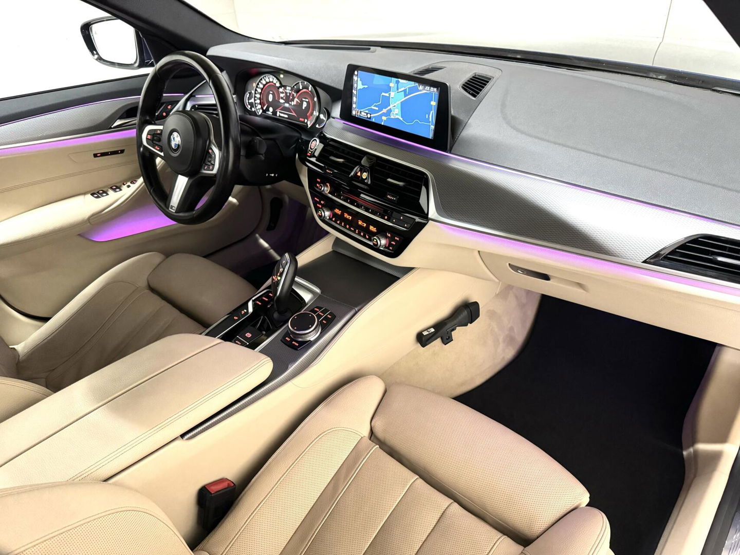 BMW 5 Serie 530d M-Sport Individual Pano HUD 360° Sfeer NAP