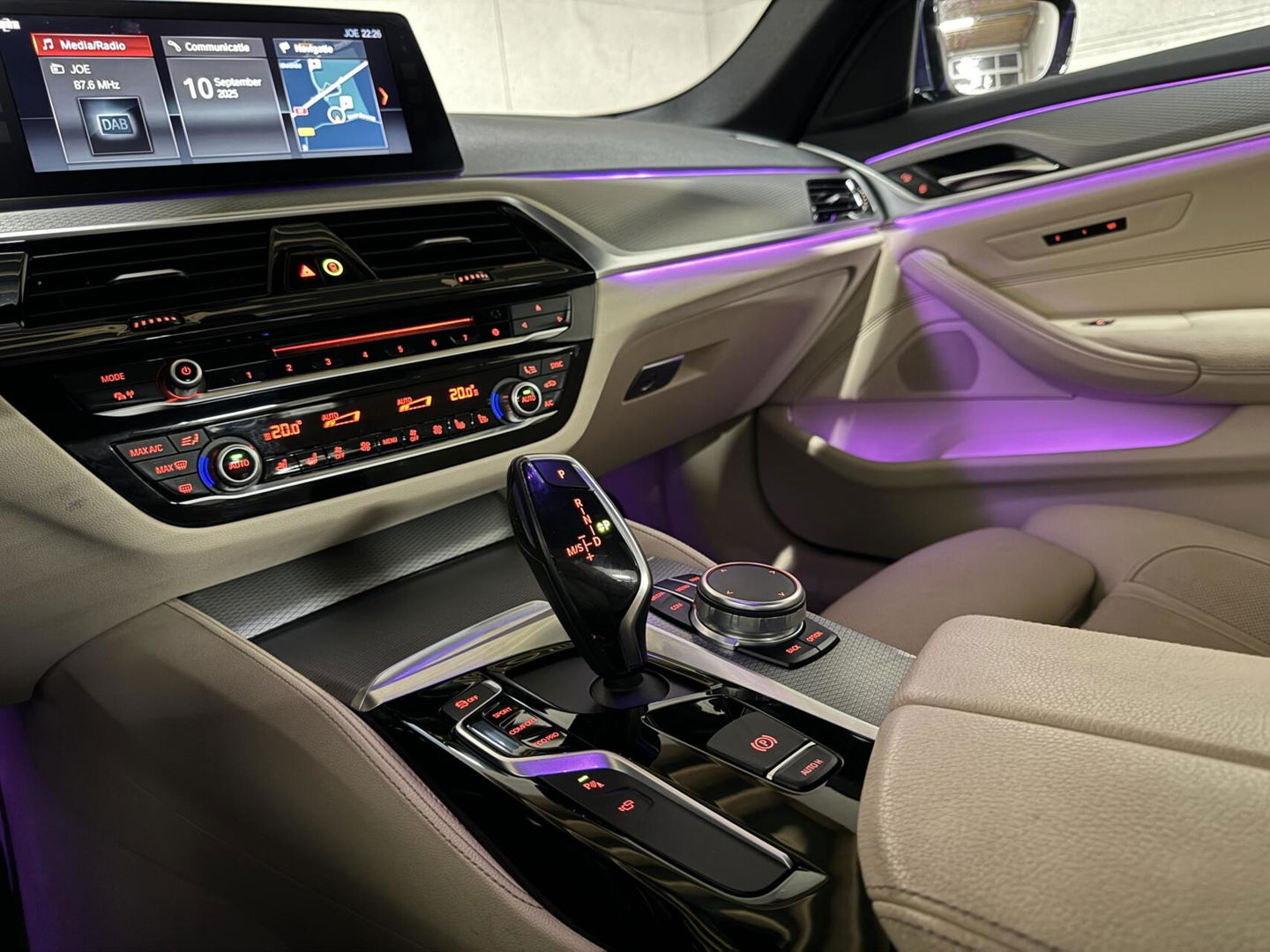 BMW 5 Serie 530d M-Sport Individual Pano HUD 360° Sfeer NAP