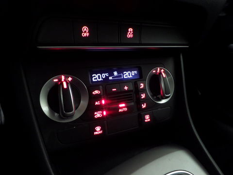 Audi Q3 2.0 TFSI Quattro Pro Line "Origineel NL!" Trekhaak Navigatie Bluetooth, van 2e eigenaar & volledig Dealer Onderhouden!