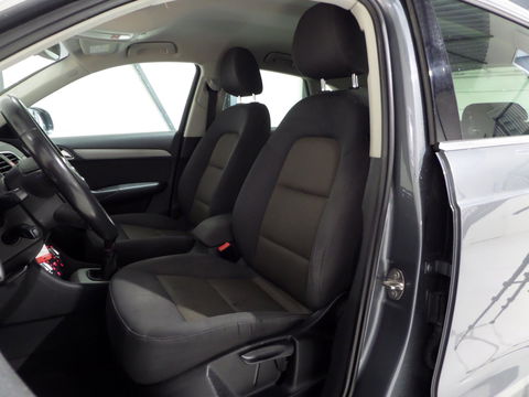 Audi Q3 2.0 TFSI Quattro Pro Line "Origineel NL!" Trekhaak Navigatie Bluetooth, van 2e eigenaar & volledig Dealer Onderhouden!
