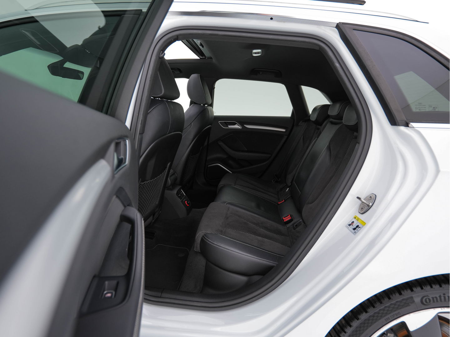 Audi A3 Sportback 1.4 e-tron PHEV Ambition Pro Line plus Aut. *PANO | LEATHER-ALCANTARA | BANG&OLUFSEN-AUDIO | FULL-LED | KEYLESS | NAVI-FULLMAP | SPORT-SEATS | ECC | PRIVACY-GLASS | PDC | SHIFT-PADDLES | CRUISE | 18''ALU*