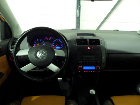 Volkswagen Polo 1.4-16V Cross "Origineel NL!" 1e eigenaar! Schuifdak Airco Cruise-control Climatronic, in uniek mooie staat !