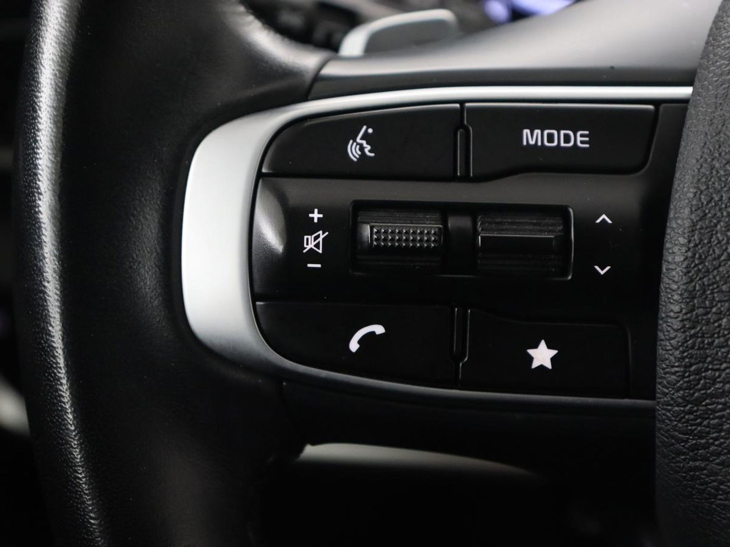 Kia Sportage 1.6 T-GDi Plug-in Hybrid AWD DynamicLine | Adaptive cruise | Camera | Carplay | Navigatie | Full LED | Parkeerhulp | Digital Cockpit | PHEV | Plug In