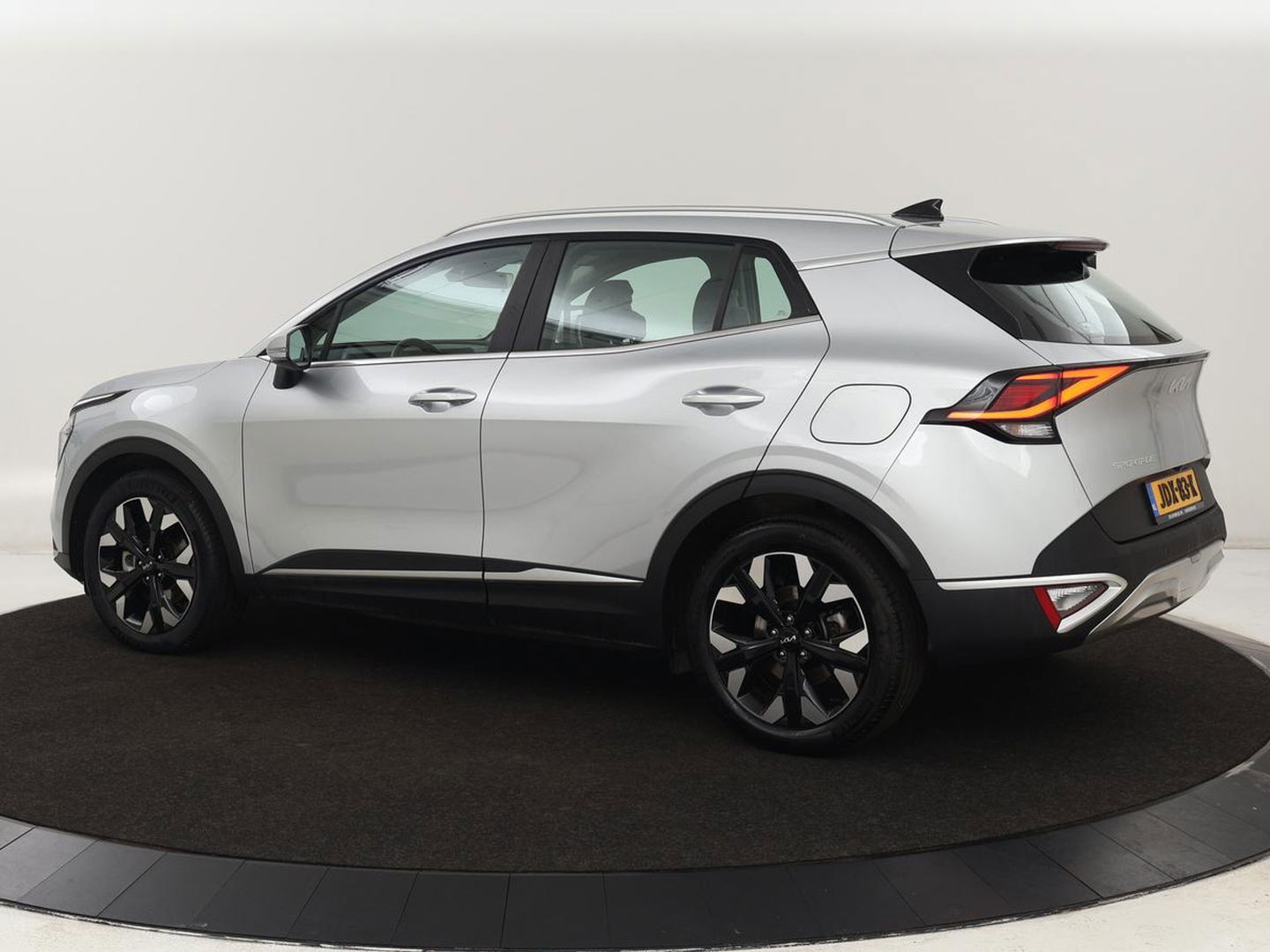 Kia Sportage 1.6 T-GDi Plug-in Hybrid AWD DynamicLine | Adaptive cruise | Camera | Carplay | Navigatie | Full LED | Parkeerhulp | Digital Cockpit | PHEV | Plug In