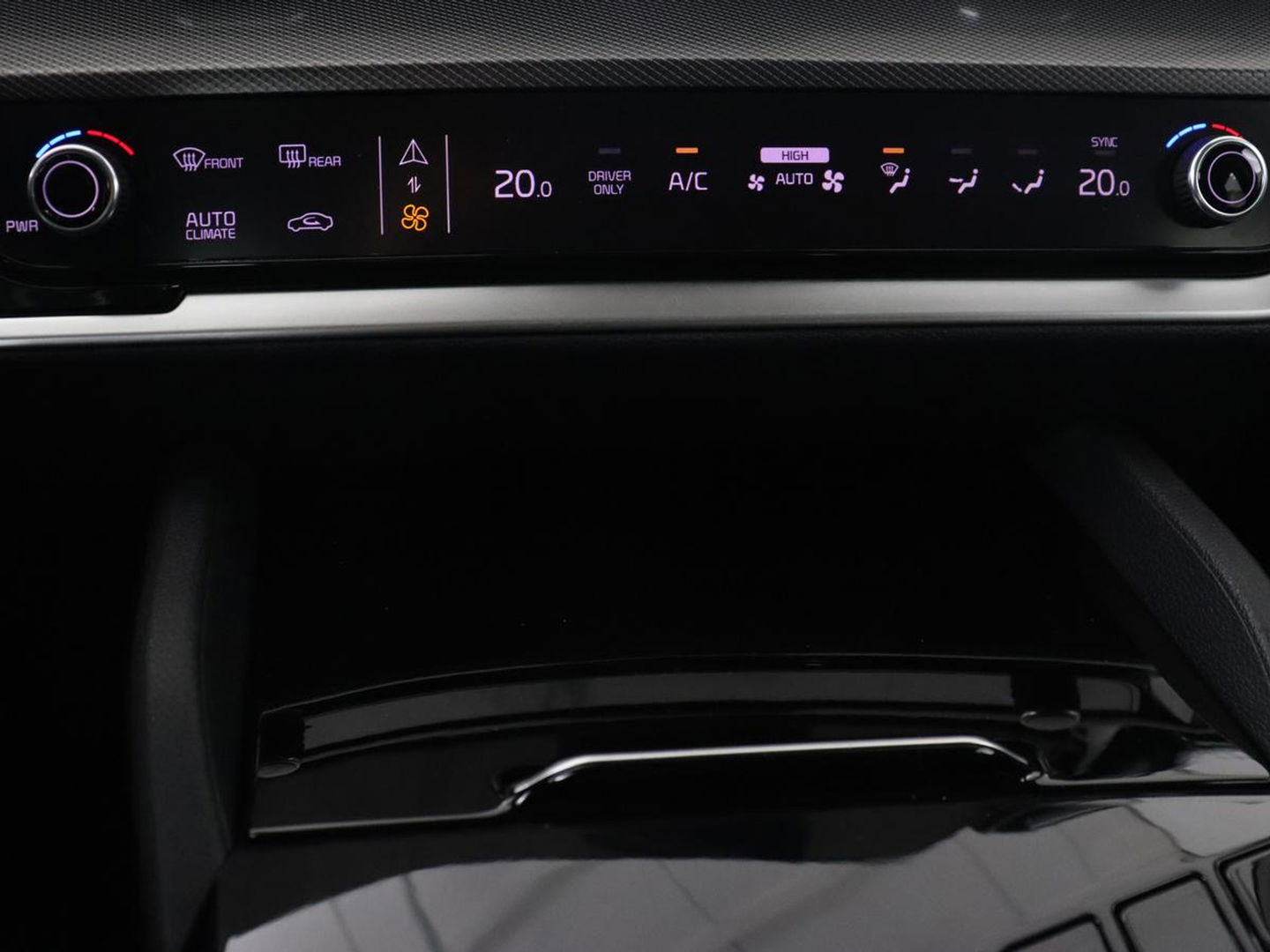 Kia Sportage 1.6 T-GDi Plug-in Hybrid AWD DynamicLine | Adaptive cruise | Camera | Carplay | Navigatie | Full LED | Parkeerhulp | Digital Cockpit | PHEV | Plug In