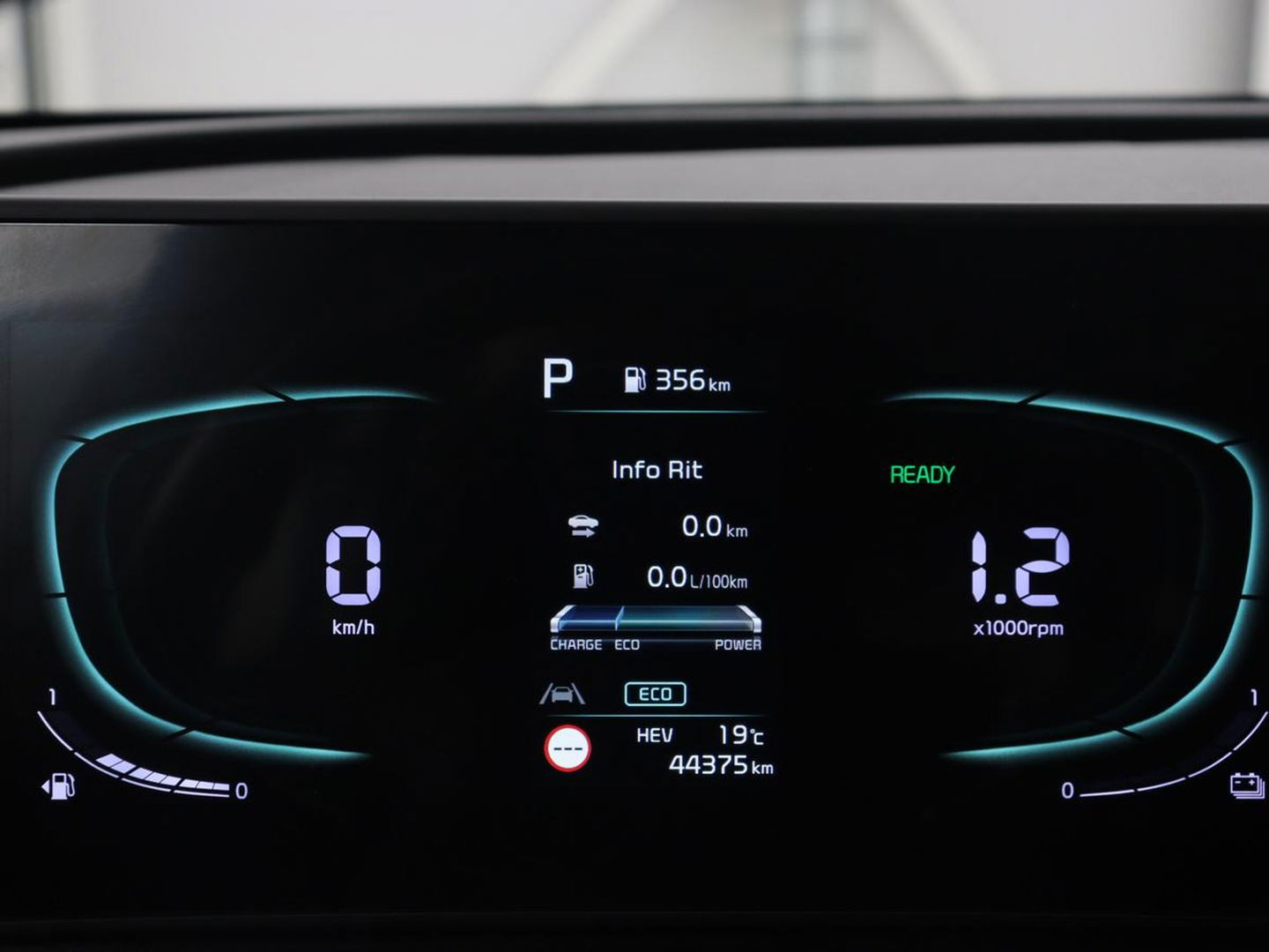 Kia Sportage 1.6 T-GDi Plug-in Hybrid AWD DynamicLine | Adaptive cruise | Camera | Carplay | Navigatie | Full LED | Parkeerhulp | Digital Cockpit | PHEV | Plug In