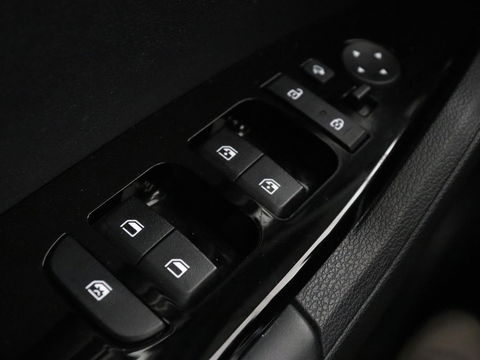 Kia Sportage 1.6 T-GDi Plug-in Hybrid AWD DynamicLine | Adaptive cruise | Camera | Carplay | Navigatie | Full LED | Parkeerhulp | Digital Cockpit | PHEV | Plug In