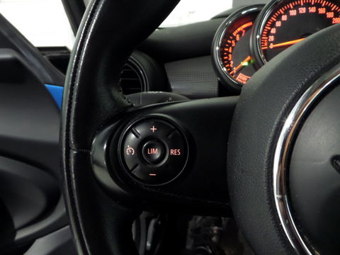 MINI Mini 1.5 Cooper Salt "Origineel NL!" Panoramadak Stoelverwarming Navigatie Bluetooth Head-up display Climatronic Cruise