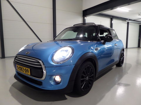 MINI Mini 1.5 Cooper Salt "Origineel NL!" Panoramadak Stoelverwarming Navigatie Bluetooth Head-up display Climatronic Cruise