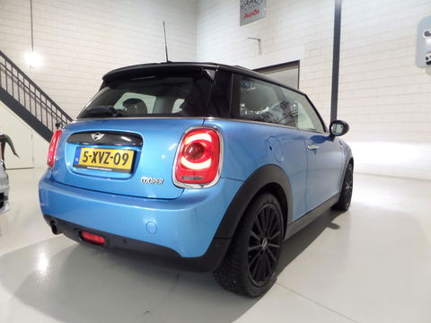 MINI Mini 1.5 Cooper Salt "Origineel NL!" Panoramadak Stoelverwarming Navigatie Bluetooth Head-up display Climatronic Cruise