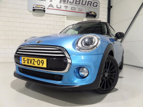 MINI Mini 1.5 Cooper Salt "Origineel NL!" Panoramadak Stoelverwarming Navigatie Bluetooth Head-up display Climatronic Cruise