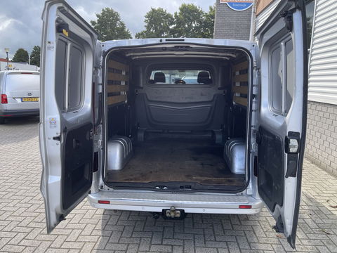 Fiat Talento 1.6 MJ 125pk EcoJet L2H1 luxe DC 5 persoons SX / vaste prijs rijklaar € 17.950 ex btw / lease vanaf € 302 / zilver metallic / euro 6 / bpm vrij / airco / cruise / navi / trekhaak !