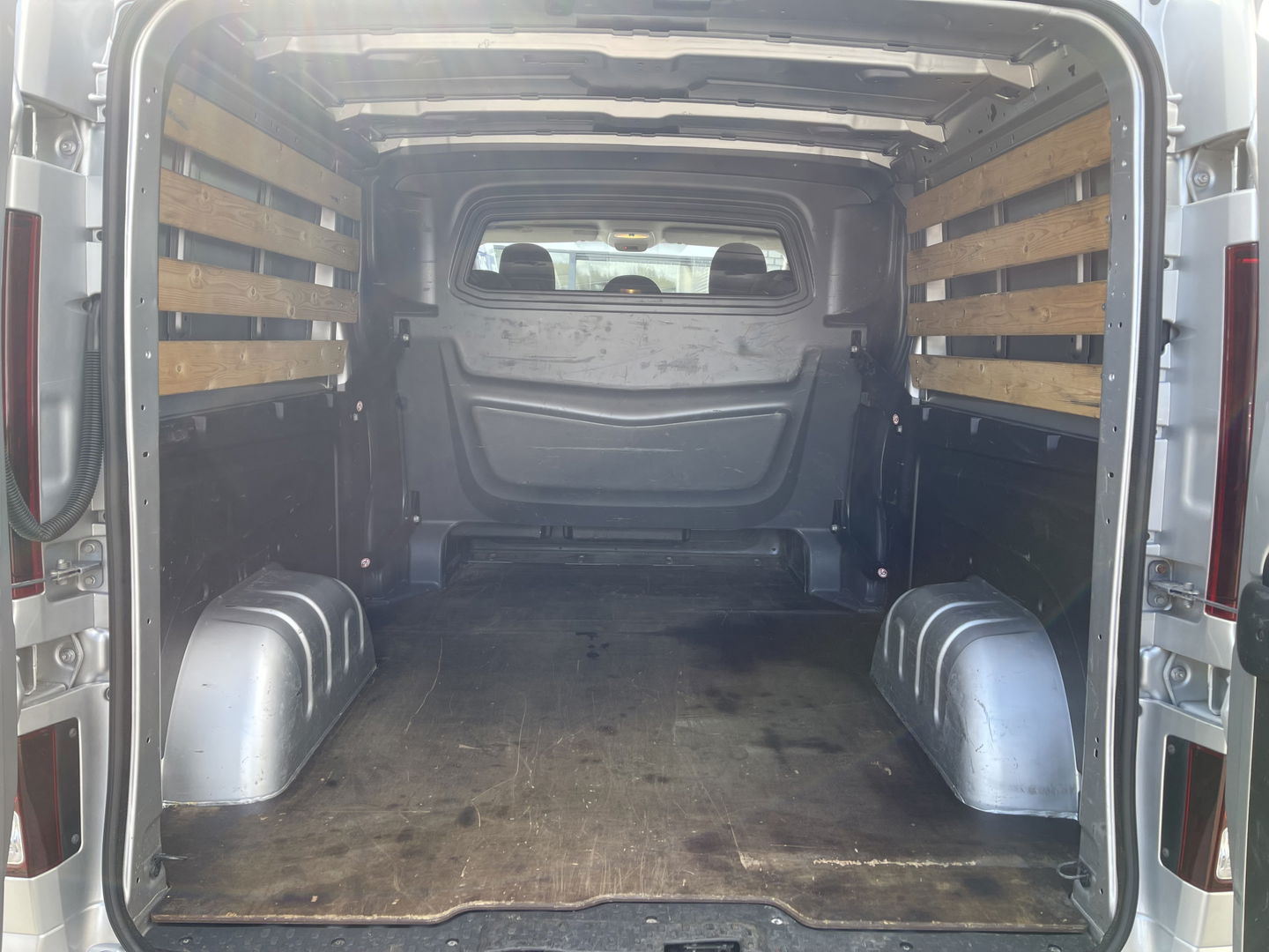 Fiat Talento 1.6 MJ 125pk EcoJet L2H1 luxe DC 5 persoons SX / vaste prijs rijklaar € 17.950 ex btw / lease vanaf € 302 / zilver metallic / euro 6 / bpm vrij / airco / cruise / navi / trekhaak !