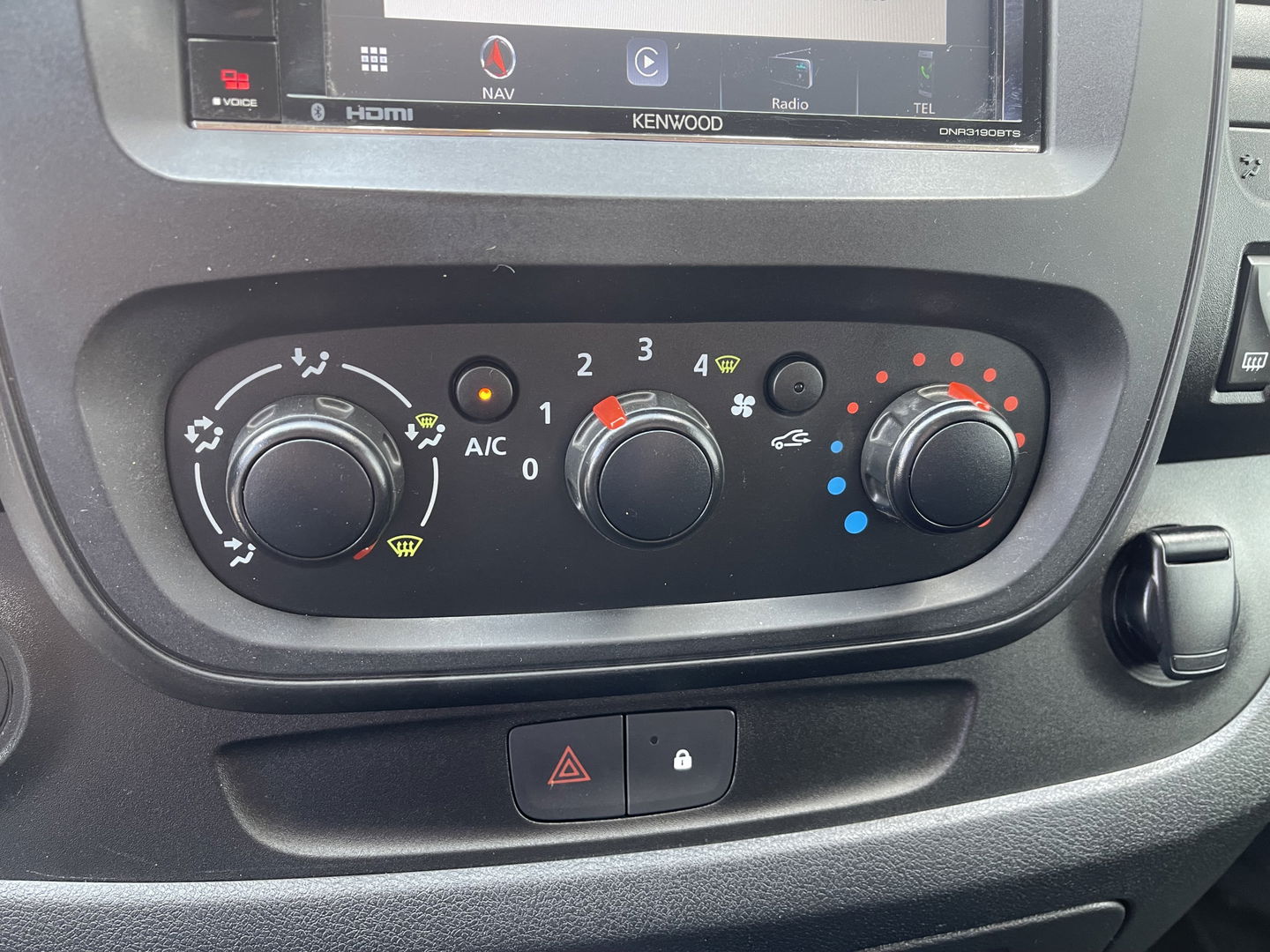 Fiat Talento 1.6 MJ 125pk EcoJet L2H1 luxe DC 5 persoons SX / vaste prijs rijklaar € 17.950 ex btw / lease vanaf € 302 / zilver metallic / euro 6 / bpm vrij / airco / cruise / navi / trekhaak !