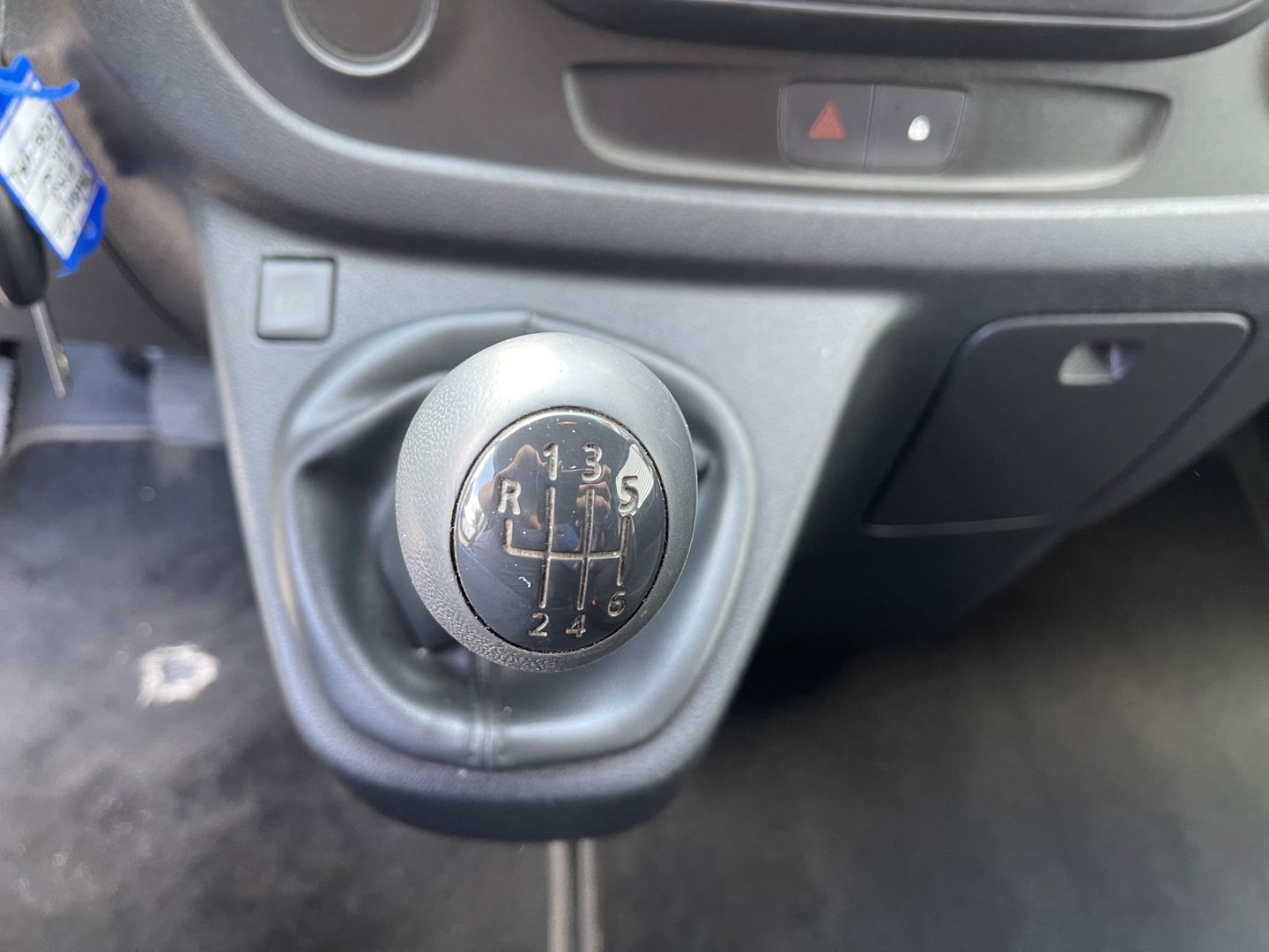 Fiat Talento 1.6 MJ 125pk EcoJet L2H1 luxe DC 5 persoons SX / vaste prijs rijklaar € 17.950 ex btw / lease vanaf € 302 / zilver metallic / euro 6 / bpm vrij / airco / cruise / navi / trekhaak !