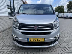 Fiat Talento 1.6 MJ 125pk EcoJet L2H1 luxe DC 5 persoons SX / vaste prijs rijklaar € 17.950 ex btw / lease vanaf € 302 / zilver metallic / euro 6 / bpm vrij / airco / cruise / navi / trekhaak !