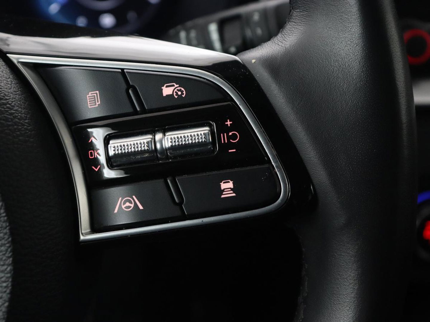 Kia Ceed Sportswagon 1.6 GDI PHEV ExecutiveLine | Automaat | Camera | Cruise control | Climate control | LMV 17 inch | LED | Stuurverwarming | Stoelverwarming | Lane assist | Navigatie