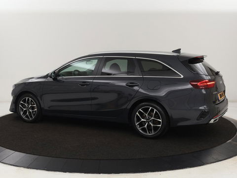 Kia Ceed Sportswagon 1.6 GDI PHEV ExecutiveLine | Automaat | Camera | Cruise control | Climate control | LMV 17 inch | LED | Stuurverwarming | Stoelverwarming | Lane assist | Navigatie
