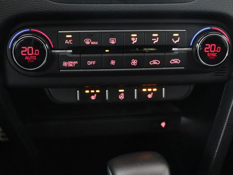 Kia Ceed Sportswagon 1.6 GDI PHEV ExecutiveLine | Automaat | Camera | Cruise control | Climate control | LMV 17 inch | LED | Stuurverwarming | Stoelverwarming | Lane assist | Navigatie