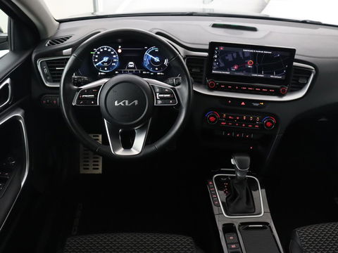 Kia Ceed Sportswagon 1.6 GDI PHEV ExecutiveLine | Automaat | Camera | Cruise control | Climate control | LMV 17 inch | LED | Stuurverwarming | Stoelverwarming | Lane assist | Navigatie