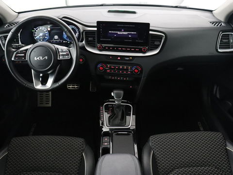 Kia Ceed Sportswagon 1.6 GDI PHEV ExecutiveLine | Automaat | Camera | Cruise control | Climate control | LMV 17 inch | LED | Stuurverwarming | Stoelverwarming | Lane assist | Navigatie