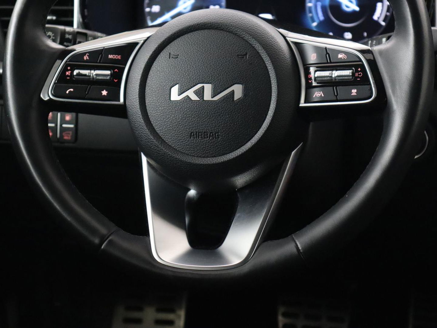 Kia Ceed Sportswagon 1.6 GDI PHEV ExecutiveLine | Automaat | Camera | Cruise control | Climate control | LMV 17 inch | LED | Stuurverwarming | Stoelverwarming | Lane assist | Navigatie